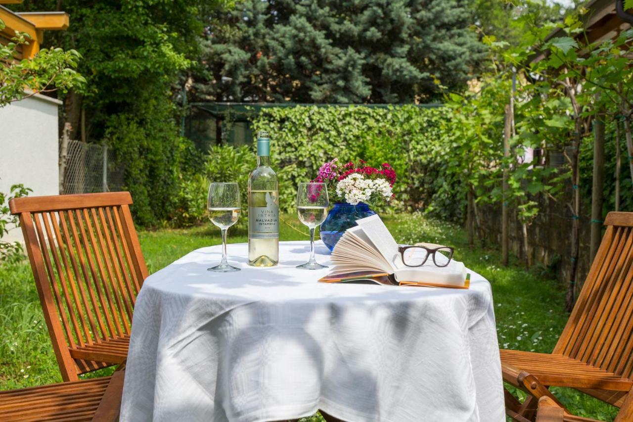 Casa Flora 3-Minutes' Walk From The Beach Novigrad  ภายนอก รูปภาพ