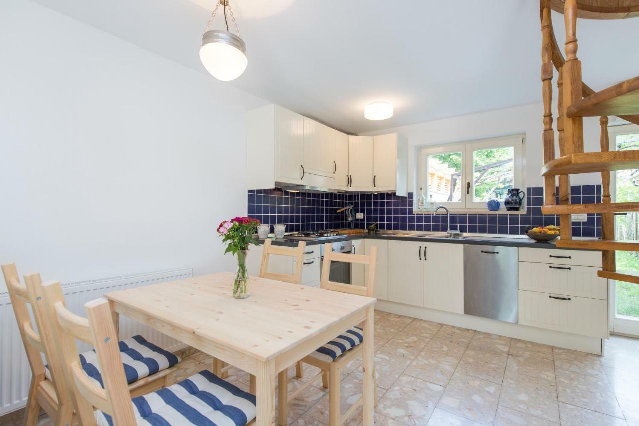 Casa Flora 3-Minutes' Walk From The Beach Novigrad  ภายนอก รูปภาพ
