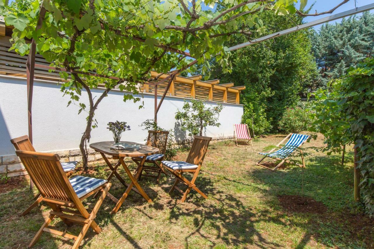 Casa Flora 3-Minutes' Walk From The Beach Novigrad  ภายนอก รูปภาพ