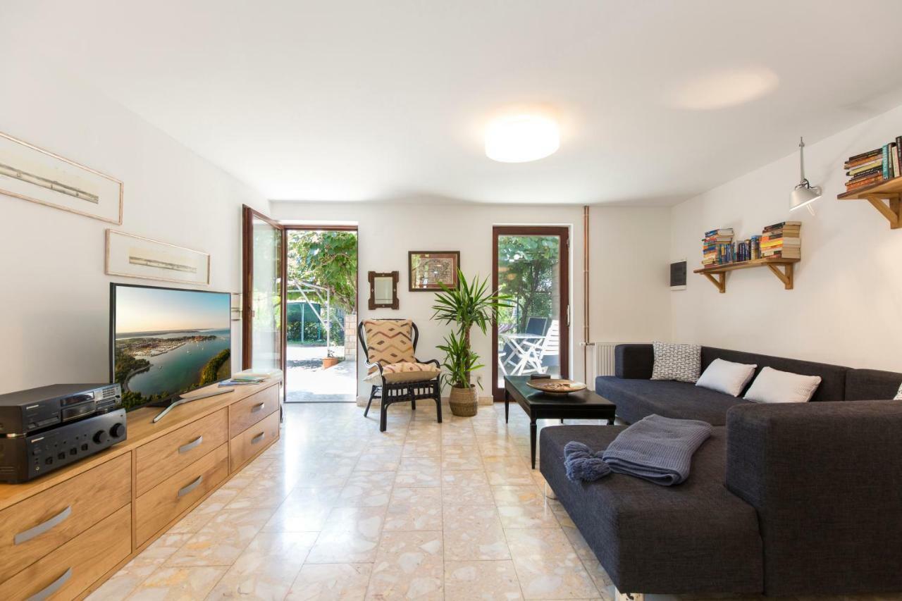Casa Flora 3-Minutes' Walk From The Beach Novigrad  ภายนอก รูปภาพ